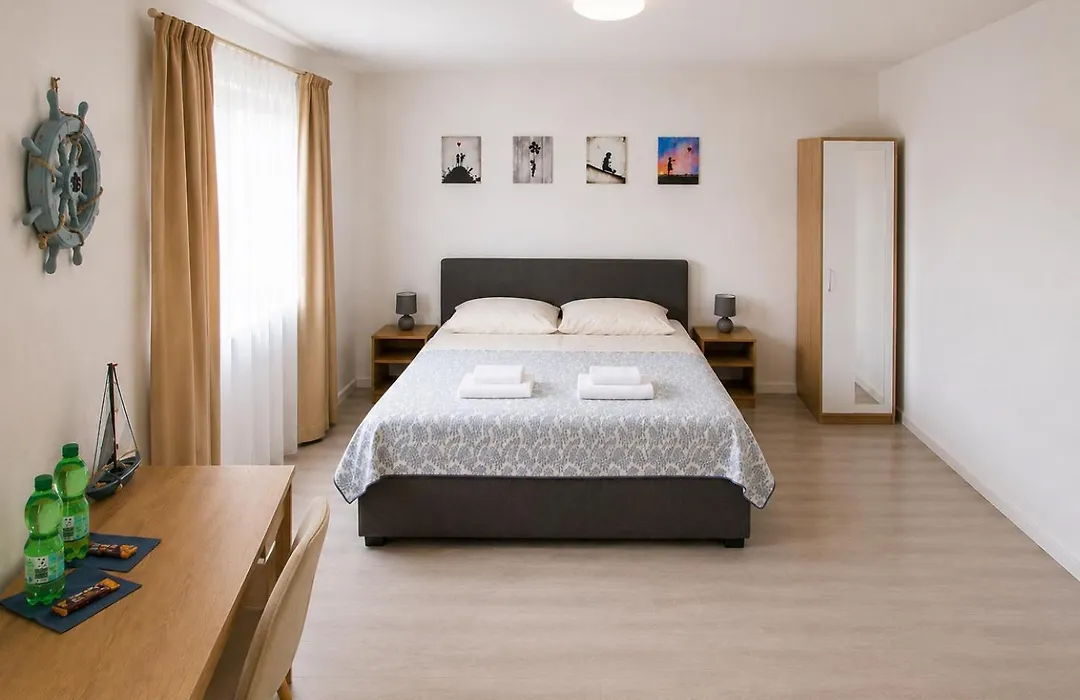 Seehafen Hostel-1